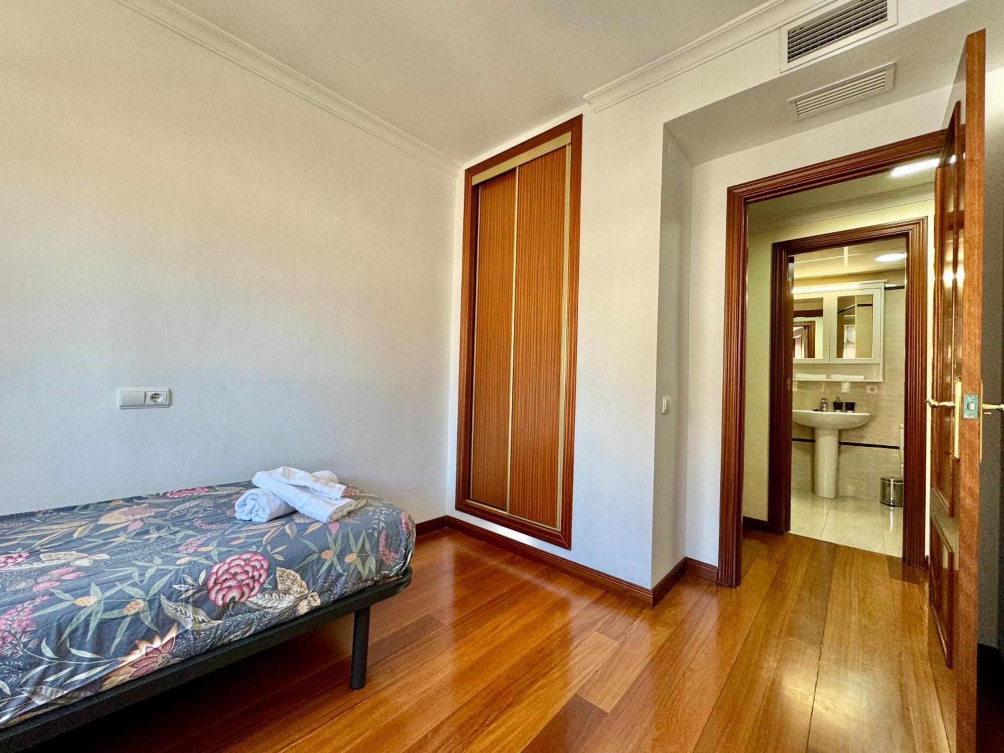 Апартаменти Lujoso Piso Centro Aparcamiento Privado, Terraza & Ac Малага Екстер'єр фото